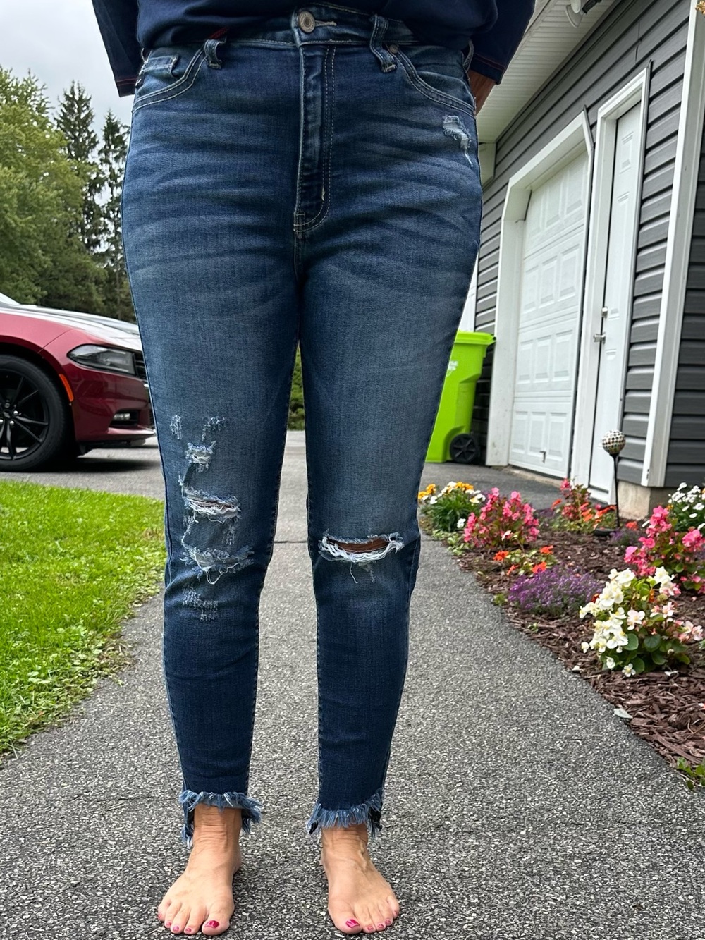KanCan Dark Blue Distressed Ankle Crop Jeans Size 9/28